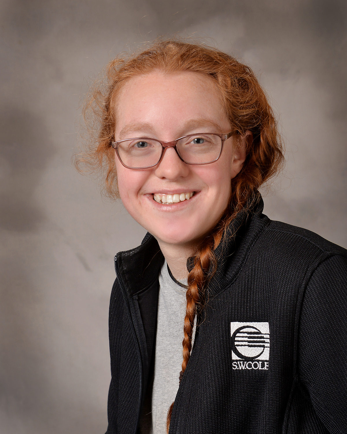 Professional headshot photo of Elizabeth Halstead